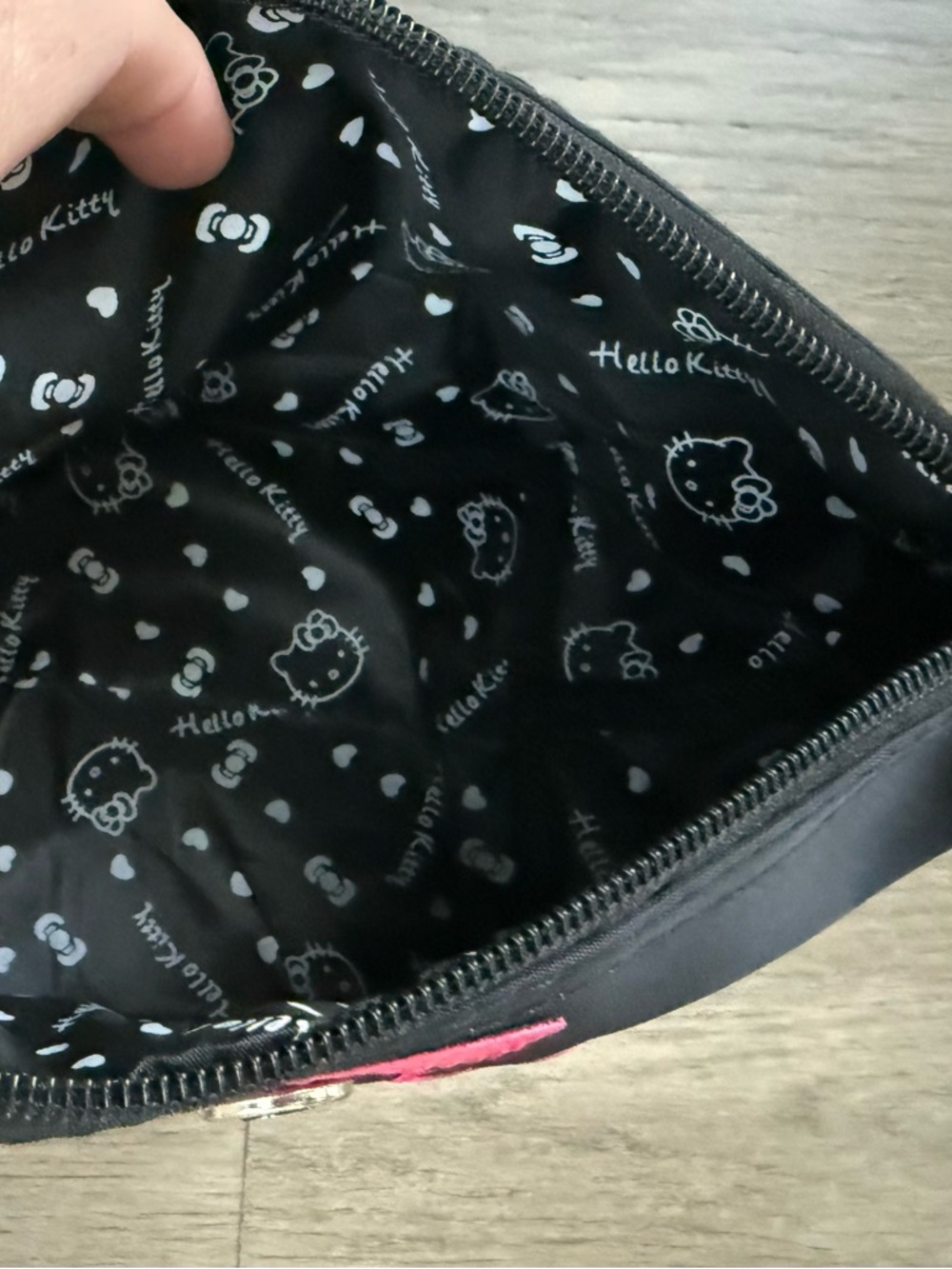 Hello Kitty Black Patent Mini Crossbody Bag & Hello Kitty Nylon Wristlet Pouch - Picture 3 of 7